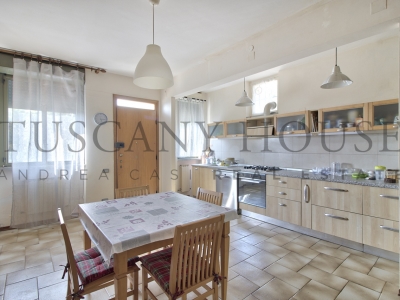 casa indipendente in vendita ad Arezzo in zona Olmo