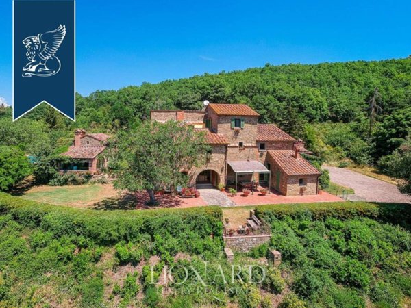 casa indipendente in vendita ad Arezzo in zona Antria