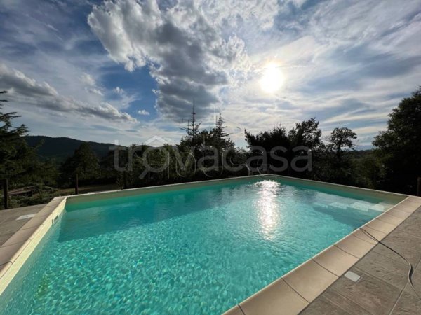 casa indipendente in vendita ad Arezzo in zona Antria