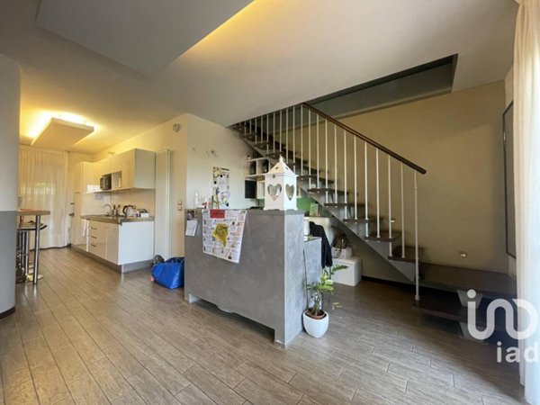 casa indipendente in vendita ad Arezzo in zona Ponte Alla Chiassa