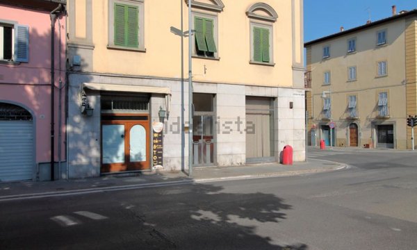 locale commerciale in vendita ad Arezzo in zona Centro Città