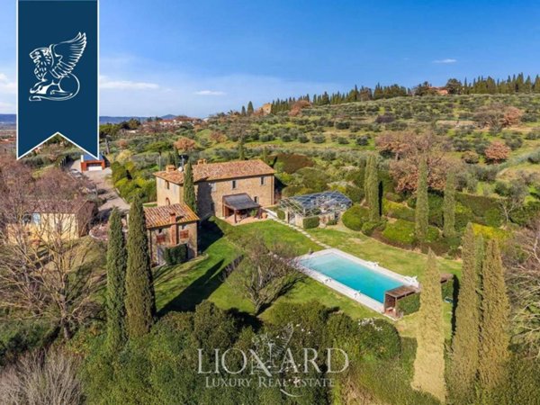casa indipendente in vendita ad Arezzo in zona Puliciano
