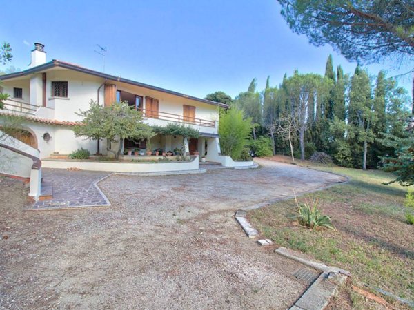 casa indipendente in vendita ad Arezzo in zona Antria