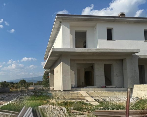 casa indipendente in vendita ad Arezzo in zona Centro Città