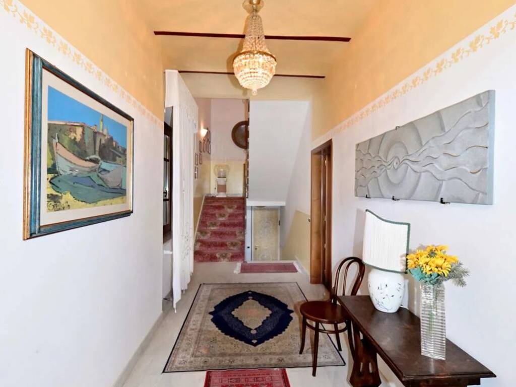 casa indipendente in vendita ad Arezzo in zona Centro Città