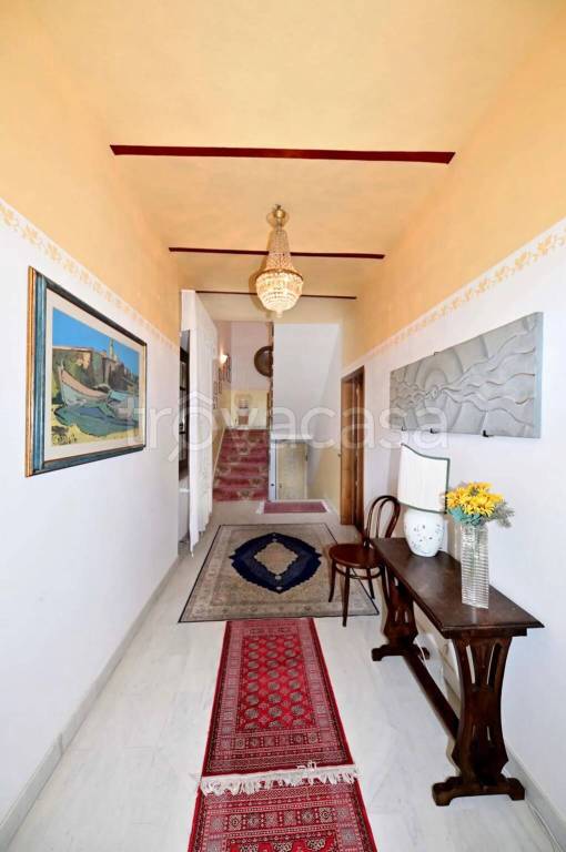 casa indipendente in vendita ad Arezzo in zona Centro Città