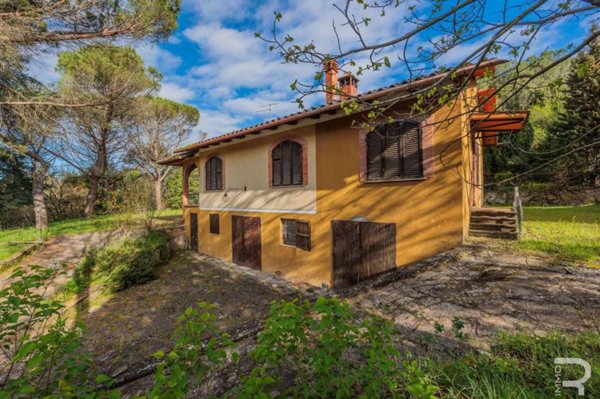 casa indipendente in vendita ad Arezzo in zona Pratantico-Indicatore