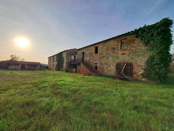 casa indipendente in vendita ad Arezzo in zona Quarata