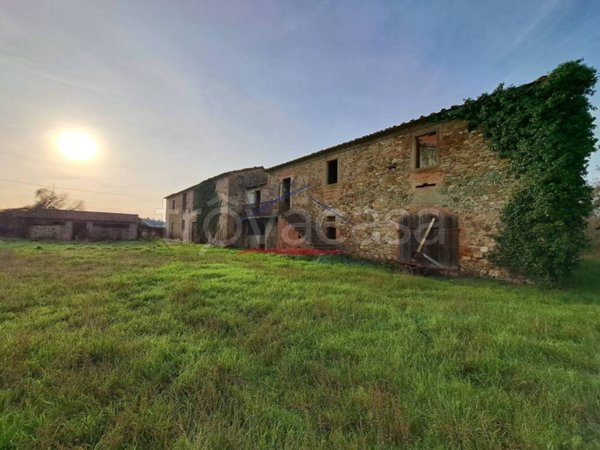 casa indipendente in vendita ad Arezzo in zona Quarata