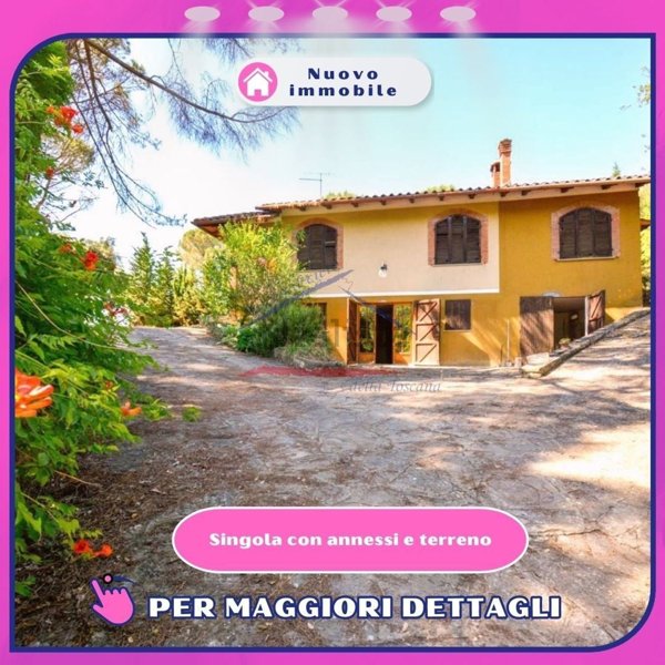 casa indipendente in vendita ad Arezzo in zona Casa Al Cincio
