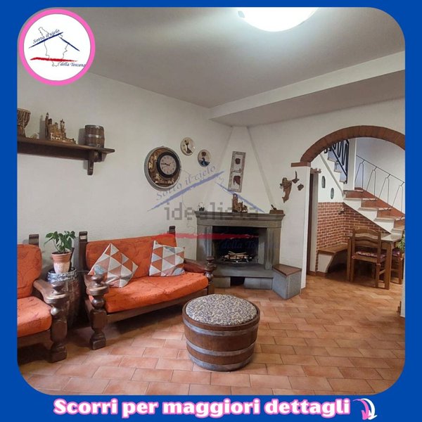 casa semindipendente in vendita ad Arezzo in zona Quarata