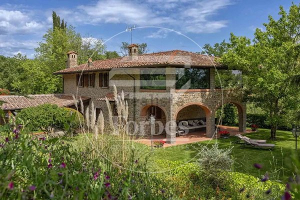 casa indipendente in vendita ad Arezzo
