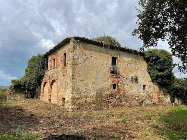 casa indipendente in vendita ad Arezzo in zona Quarata
