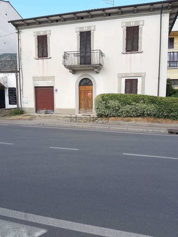 casa indipendente in vendita ad Arezzo in zona San Leo
