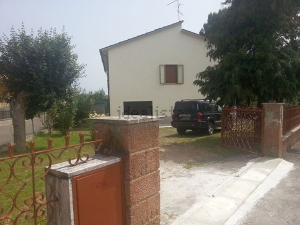 casa indipendente in vendita ad Arezzo