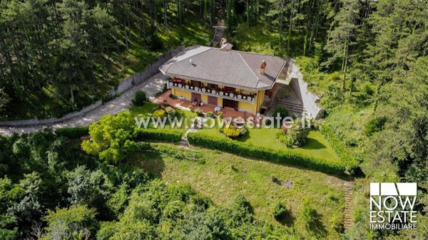 casa indipendente in vendita ad Arezzo in zona Centro Città