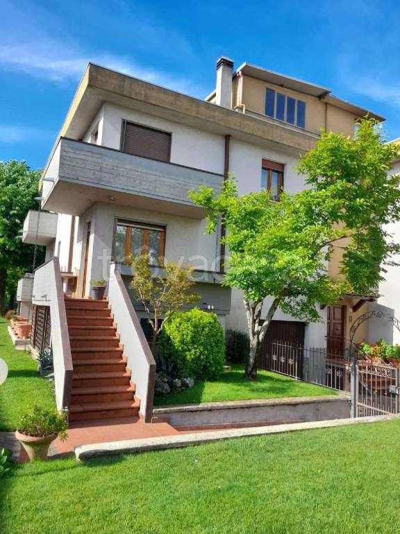 casa indipendente in vendita ad Arezzo in zona San Giuliano