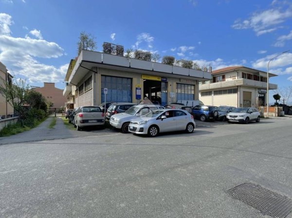 negozio in vendita ad Arezzo