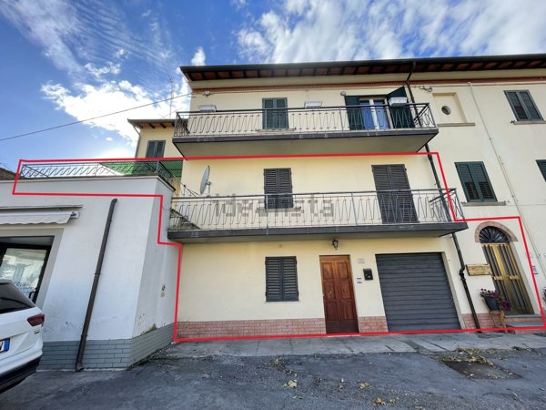 appartamento in vendita ad Arezzo in zona Ceciliano