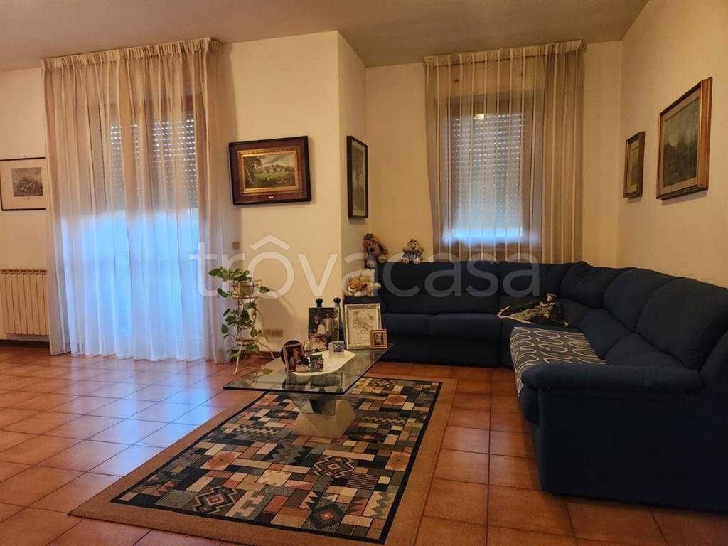 appartamento in vendita ad Arezzo in zona Rigutino
