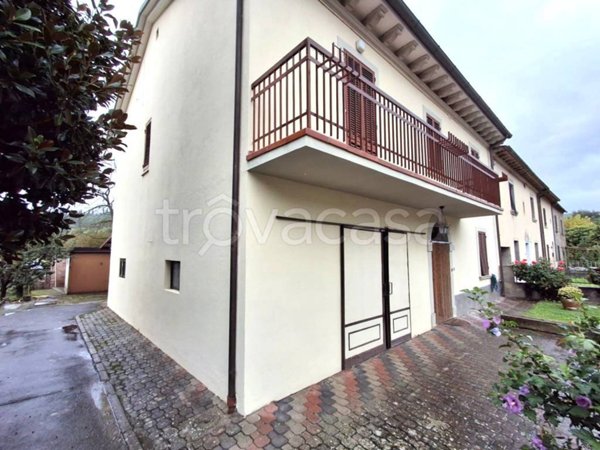 casa indipendente in vendita ad Arezzo in zona Chiassa-Tregozzano