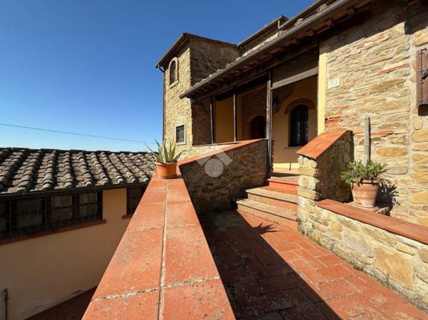 casa indipendente in vendita ad Arezzo in zona San Zeno