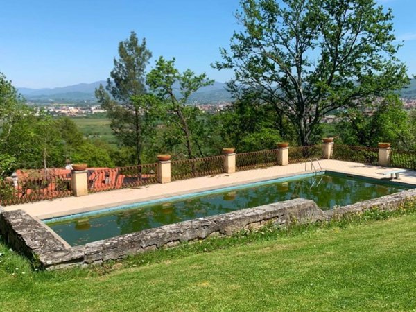 casa indipendente in vendita ad Arezzo in zona Agazzi