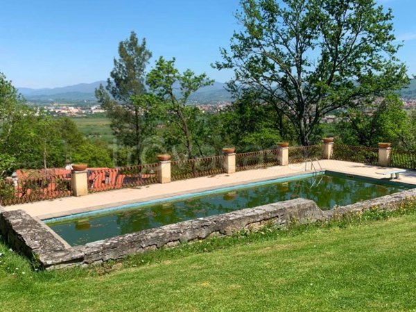 casa indipendente in vendita ad Arezzo in zona Agazzi