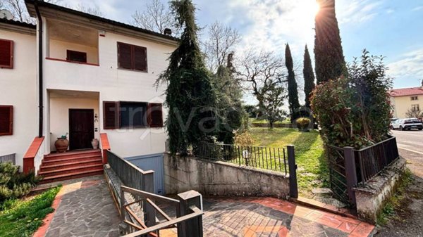 casa indipendente in vendita ad Arezzo in zona Chiassa-Tregozzano