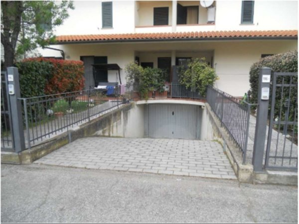 casa indipendente in vendita ad Arezzo in zona Frassineto