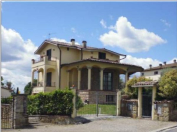 casa indipendente in vendita ad Arezzo in zona Pescaiola