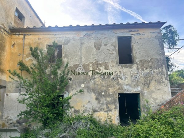 casa indipendente in vendita ad Arezzo in zona Bagnoro