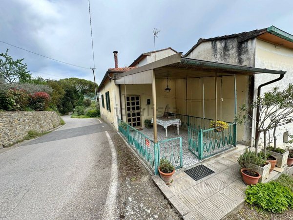 appartamento in vendita ad Arezzo in zona Puglia