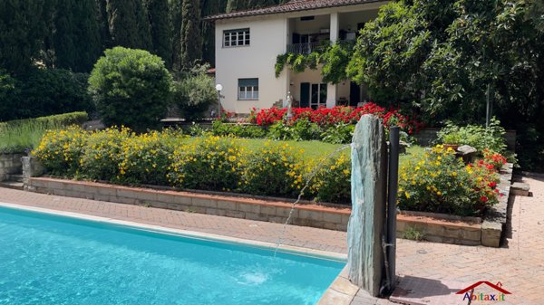 casa indipendente in vendita ad Arezzo in zona Centro Città