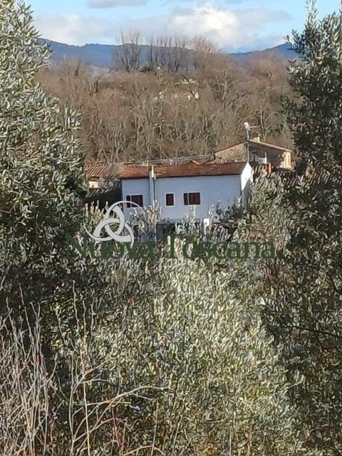 casa indipendente in vendita ad Arezzo in zona Chiassa-Tregozzano