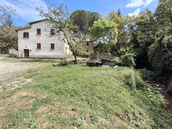 casa indipendente in vendita ad Arezzo in zona San Firenze-Fonte di Sala