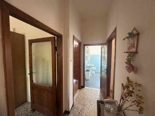 casa indipendente in vendita ad Arezzo in zona Puglia