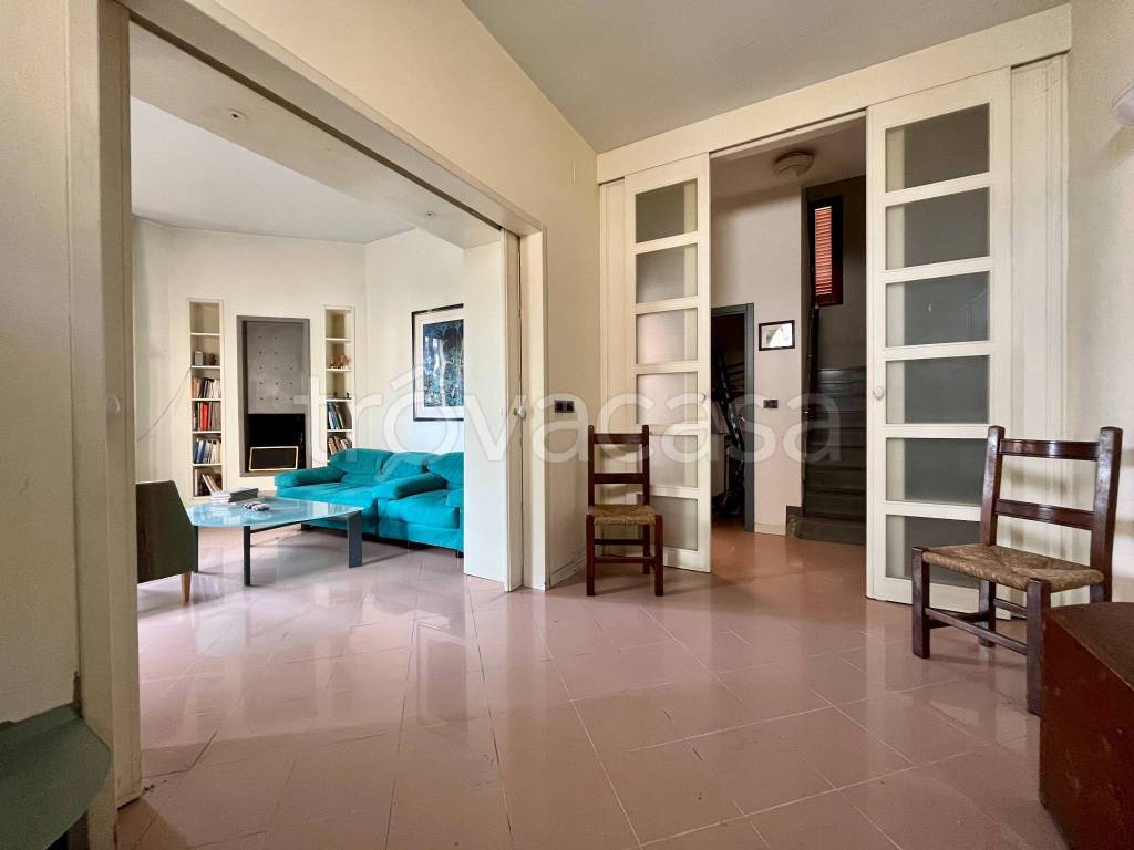 casa indipendente in vendita ad Arezzo in zona Tregozzano