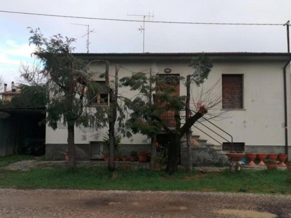 appartamento in vendita ad Arezzo in zona Ceciliano