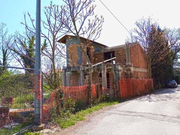 casa indipendente in vendita ad Arezzo in zona Rigutino