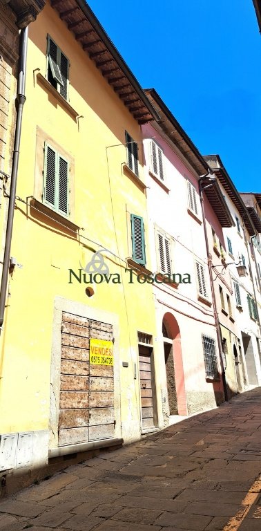 casa indipendente in vendita ad Arezzo in zona Centro Città