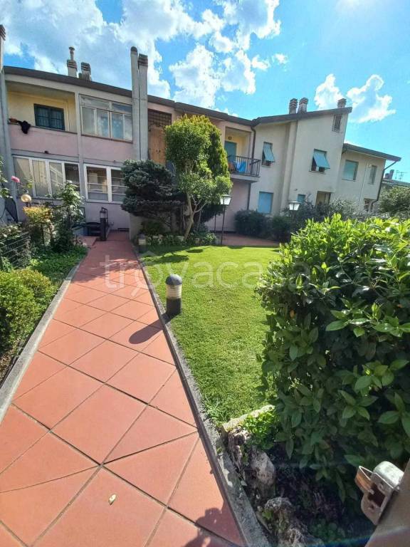 appartamento in vendita ad Arezzo in zona Pratantico-Indicatore