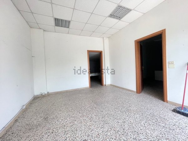 locale commerciale in vendita ad Arezzo