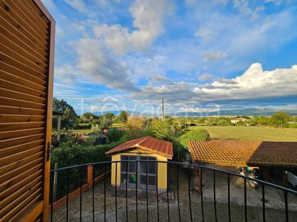 casa indipendente in vendita ad Arezzo in zona Agazzi