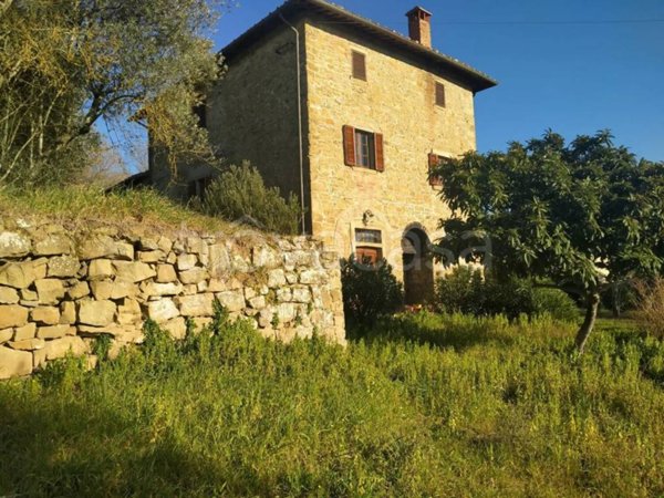 casa indipendente in vendita ad Arezzo in zona Rigutino