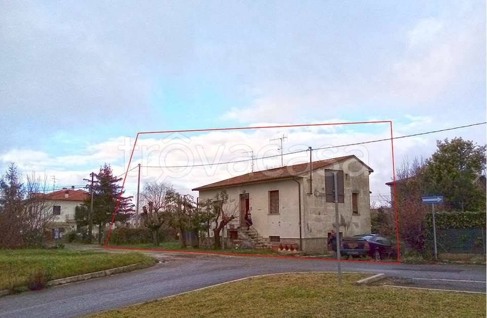 casa indipendente in vendita ad Arezzo in zona Ceciliano