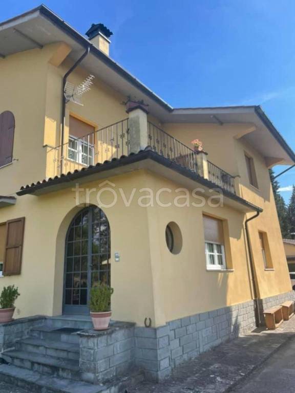 casa indipendente in vendita ad Arezzo in zona Olmo