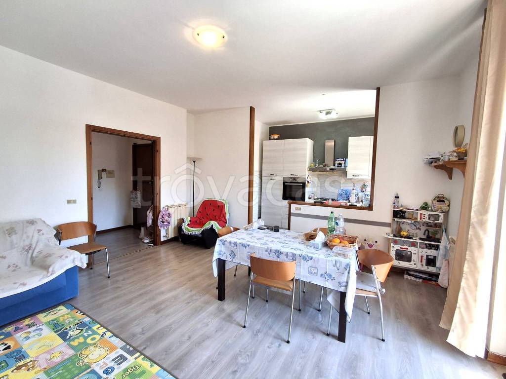 appartamento in vendita ad Arezzo in zona Rigutino