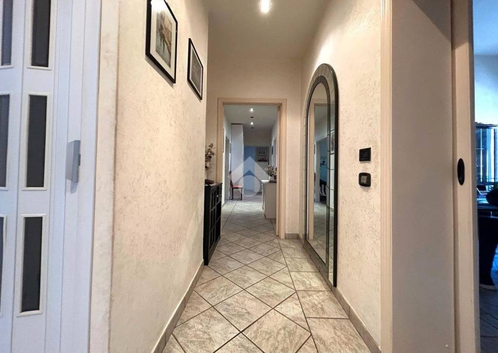 casa indipendente in vendita ad Arezzo