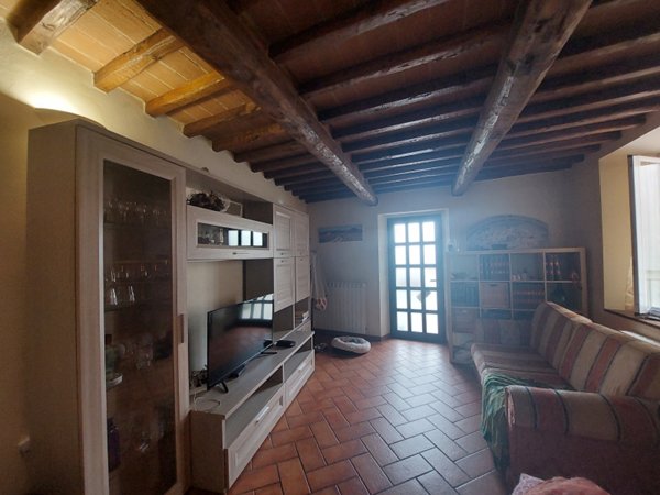 casa indipendente in vendita ad Arezzo in zona Stroppiello